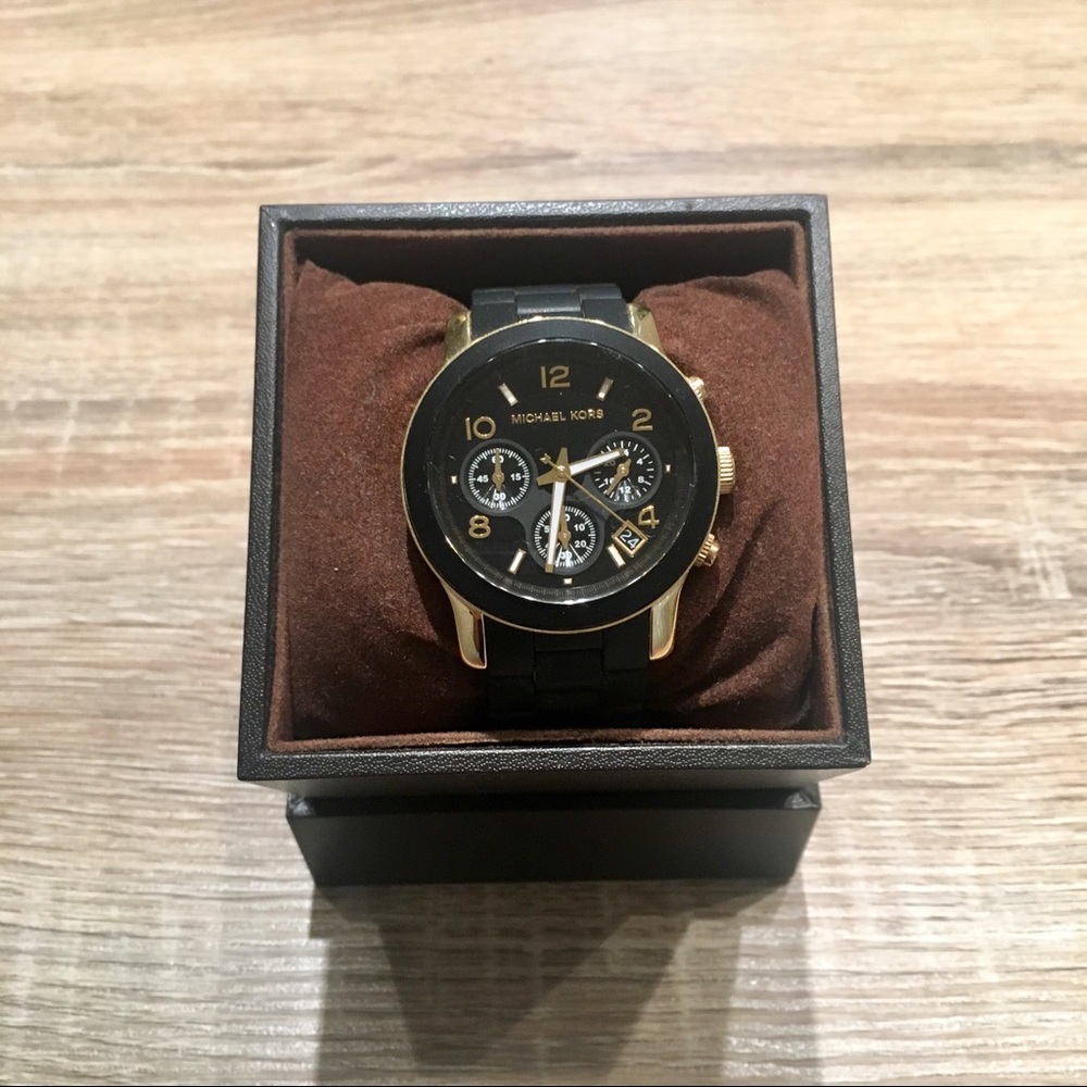 Michaels Kors Runway Black Dial Watch